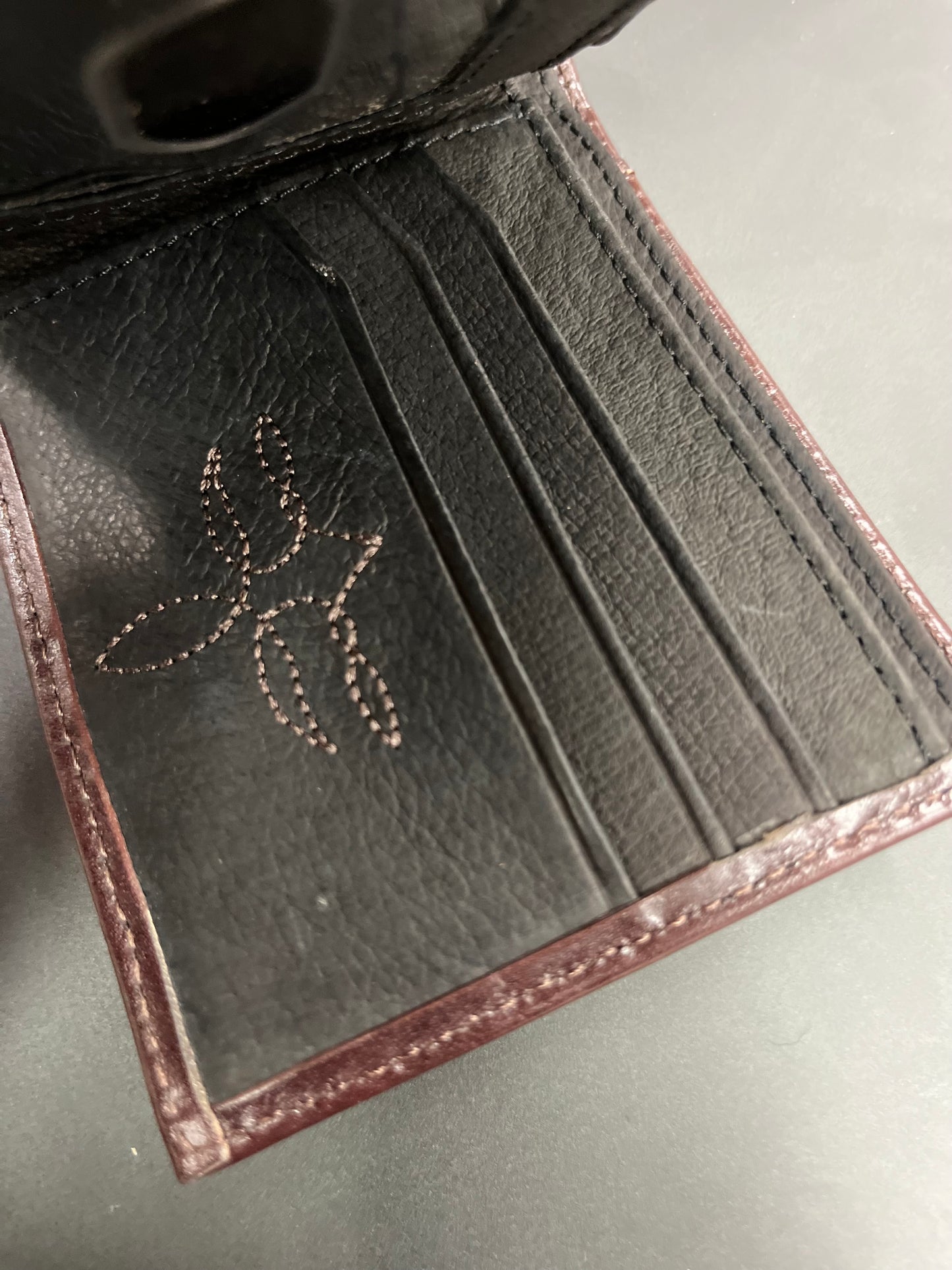 Justin Men Genuine Leather Wallet W/Tooled