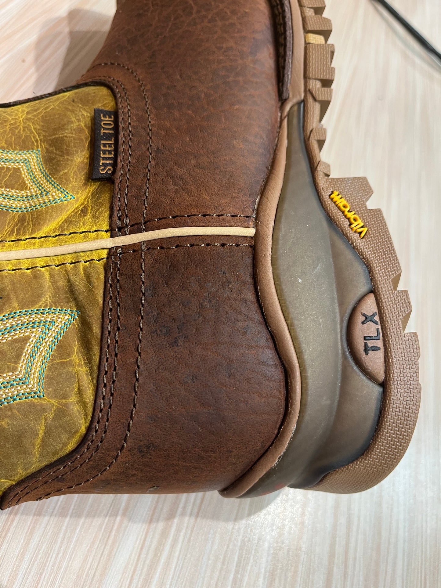 Justin J-TW5006 Roustabout Walnut