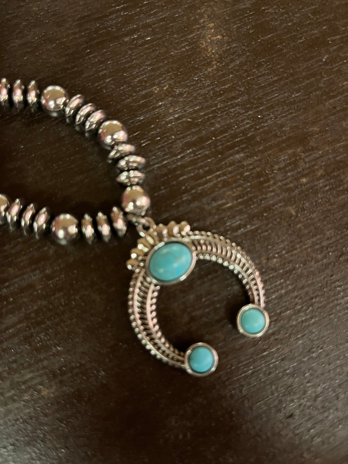 Justin Necklace Round and Saucer Bead Chain With Chain Naja Pendant