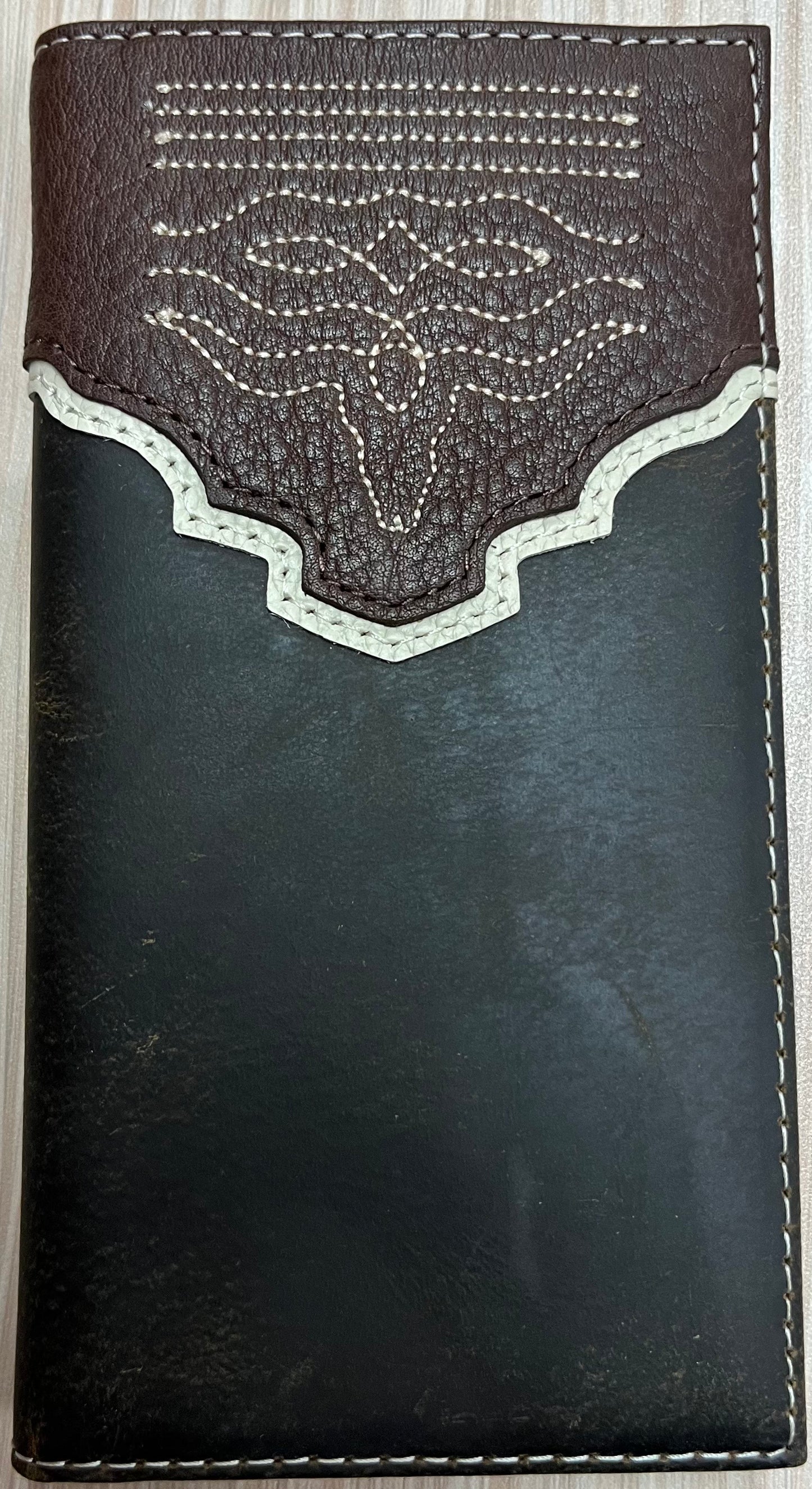 Tony Lama Genuine Leather Men's Rodeo Wallet W/Yonke and Steer Head Toebug