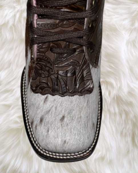 Macarena – Cowhide