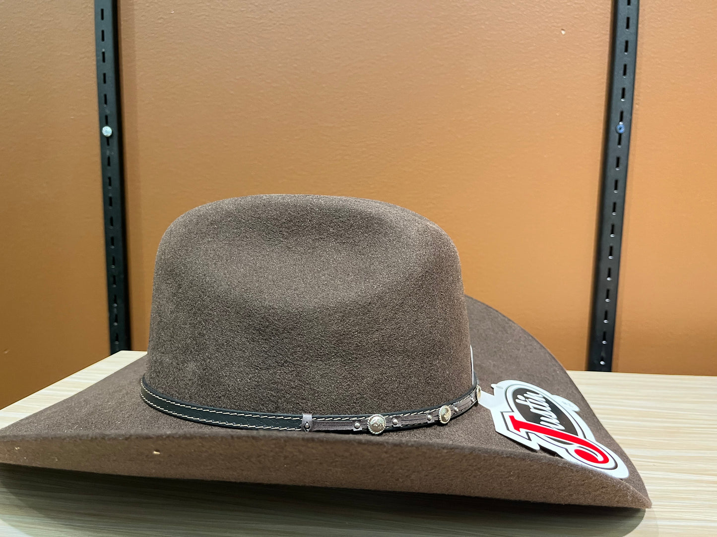 2x Buster Hat