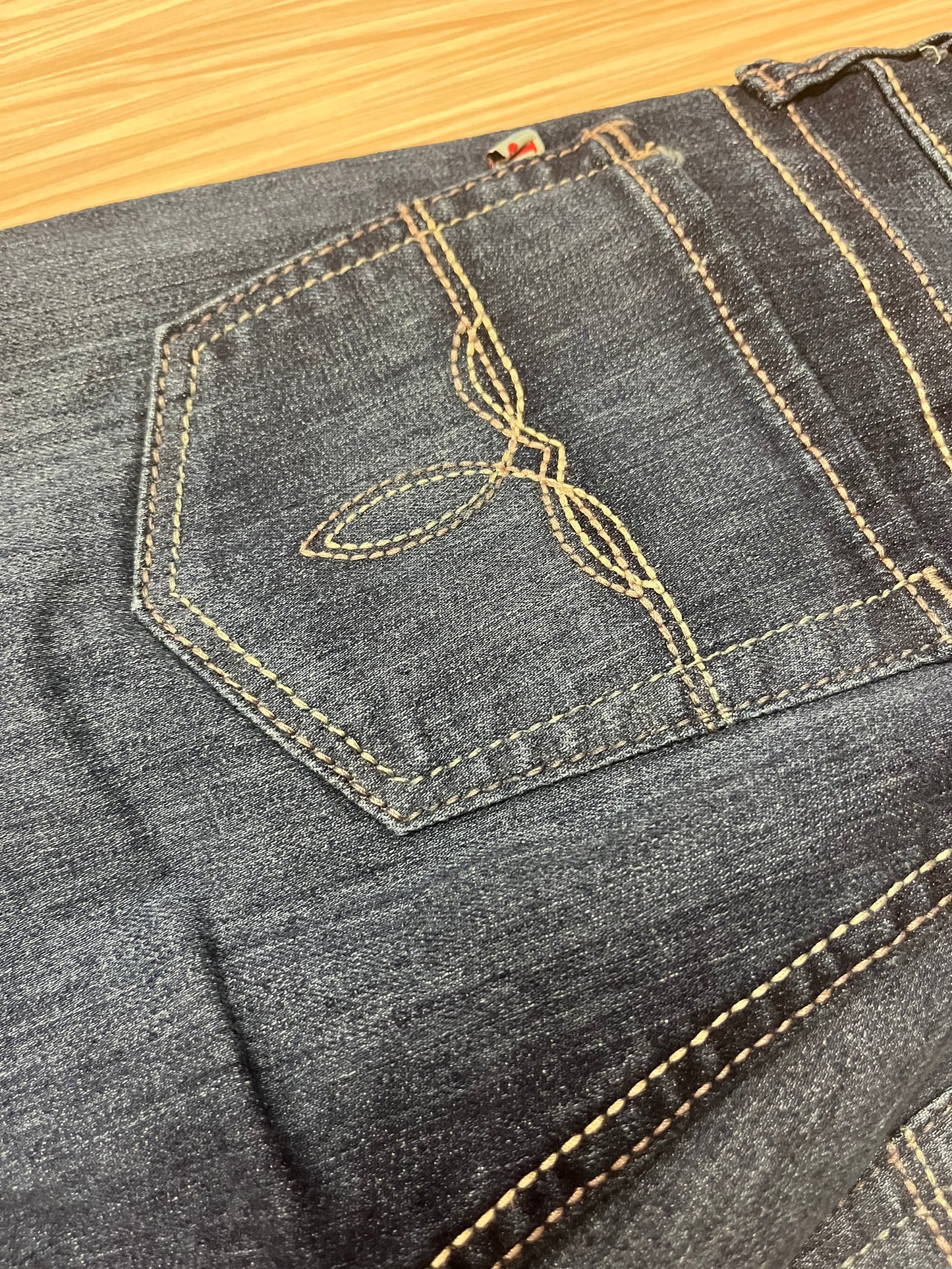 A6 Justin Women Jeans