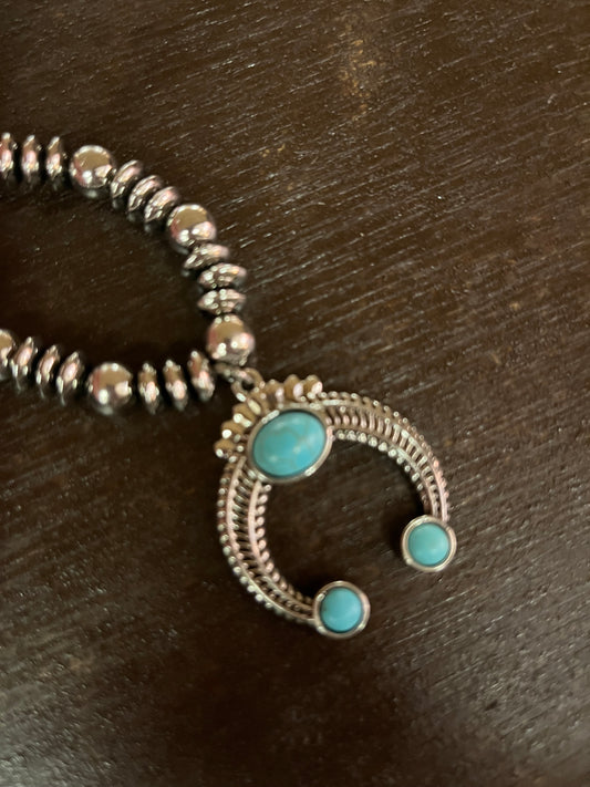 Justin Necklace Round and Saucer Bead Chain With Chain Naja Pendant