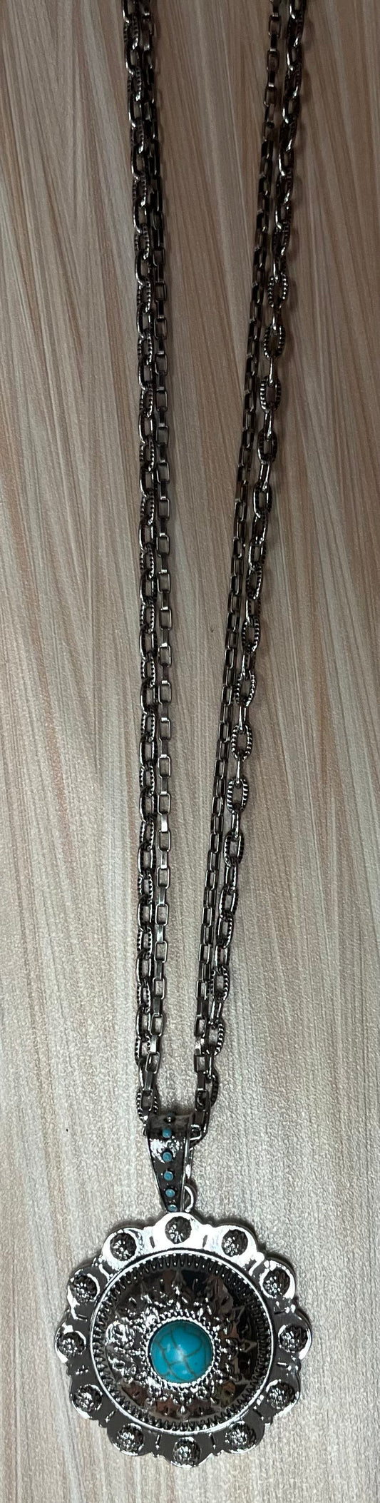 Justin Necklace 2 Strand Chain W/Round Concho