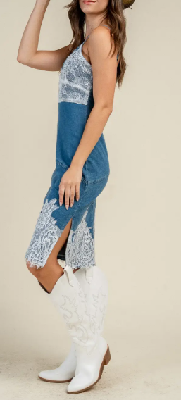 PRIVY Lace Trim Detailed Midi Dress W. Slit